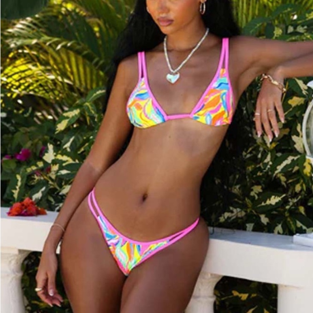 Tropical Illusion Kulani Kinis swimsuit